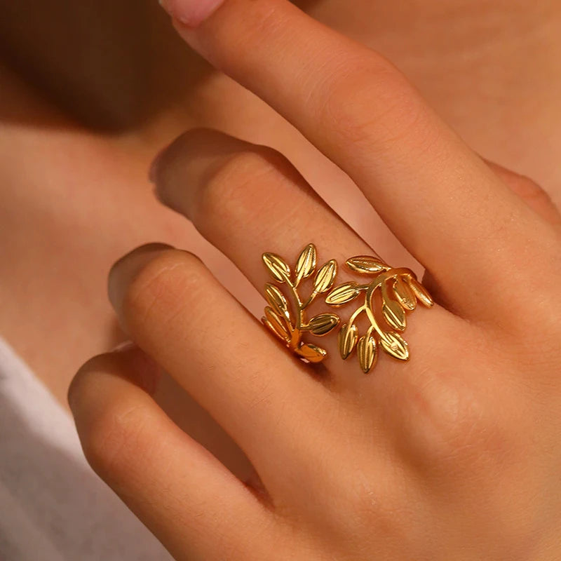 EILIECK 316L Stainless Steel Gold Color Leaves Heart Ring for Women Fashion Statement Waterproof Finger Ring Jewelry Accessories